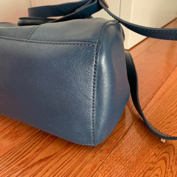 Tory Burch Robinson triangle tote - Picture 6 of 13